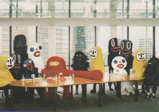 ,picto-orphanage'    
Pictoplasma Conference    
Haus der Berliner Festspiele 2006    
Figurenbau: Kostümklasse der UdK    
Fotos: Pictoplasma