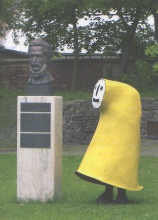 ,picto-orphanage'    
Pictoplasma Conference    
Haus der Berliner Festspiele 2006    
Figurenbau: Kostümklasse der UdK    
Fotos: Pictoplasma